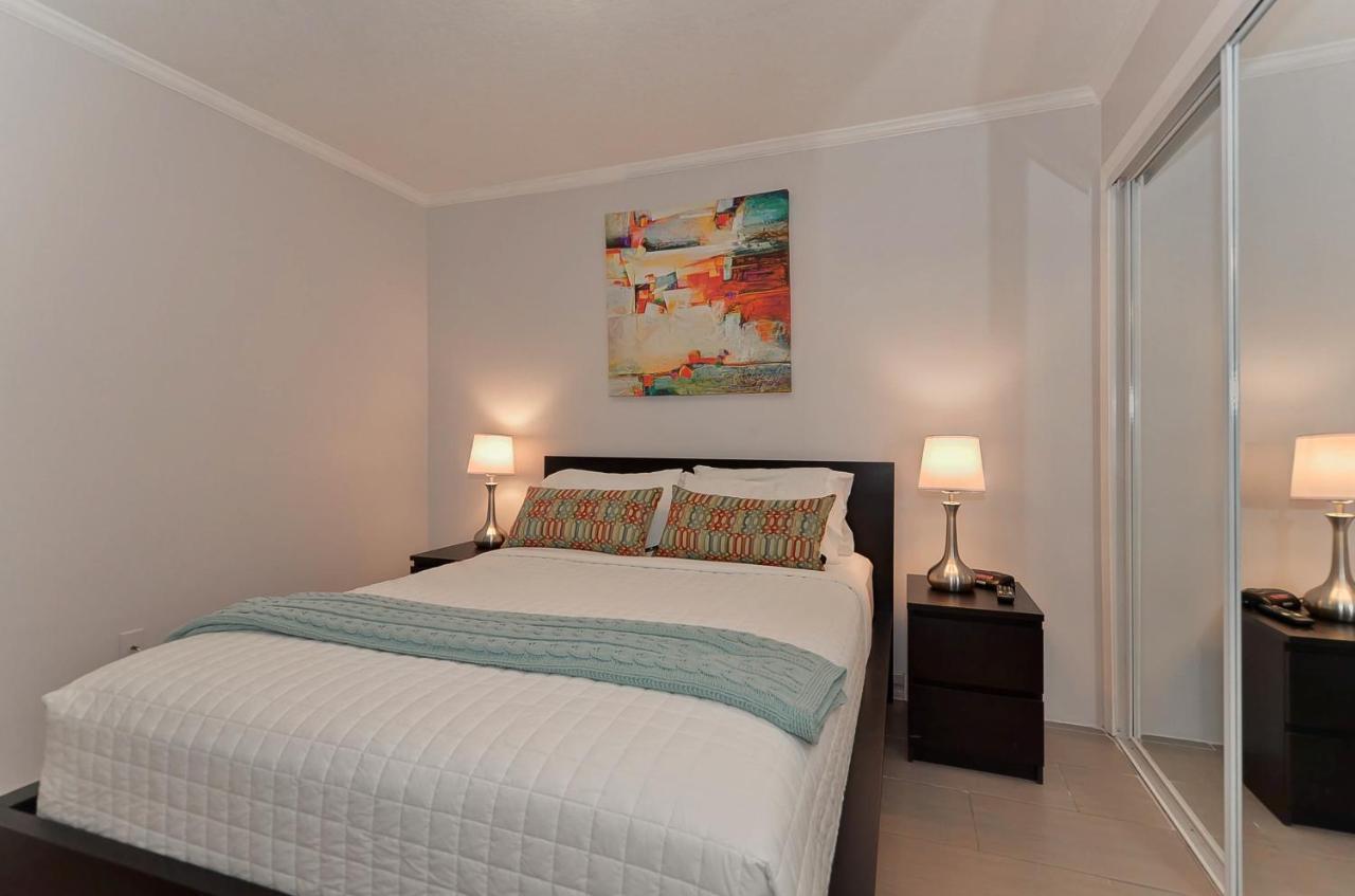 227-wifi, New Paint, Amazing Views, Close To Bucs Stadium Apartment *