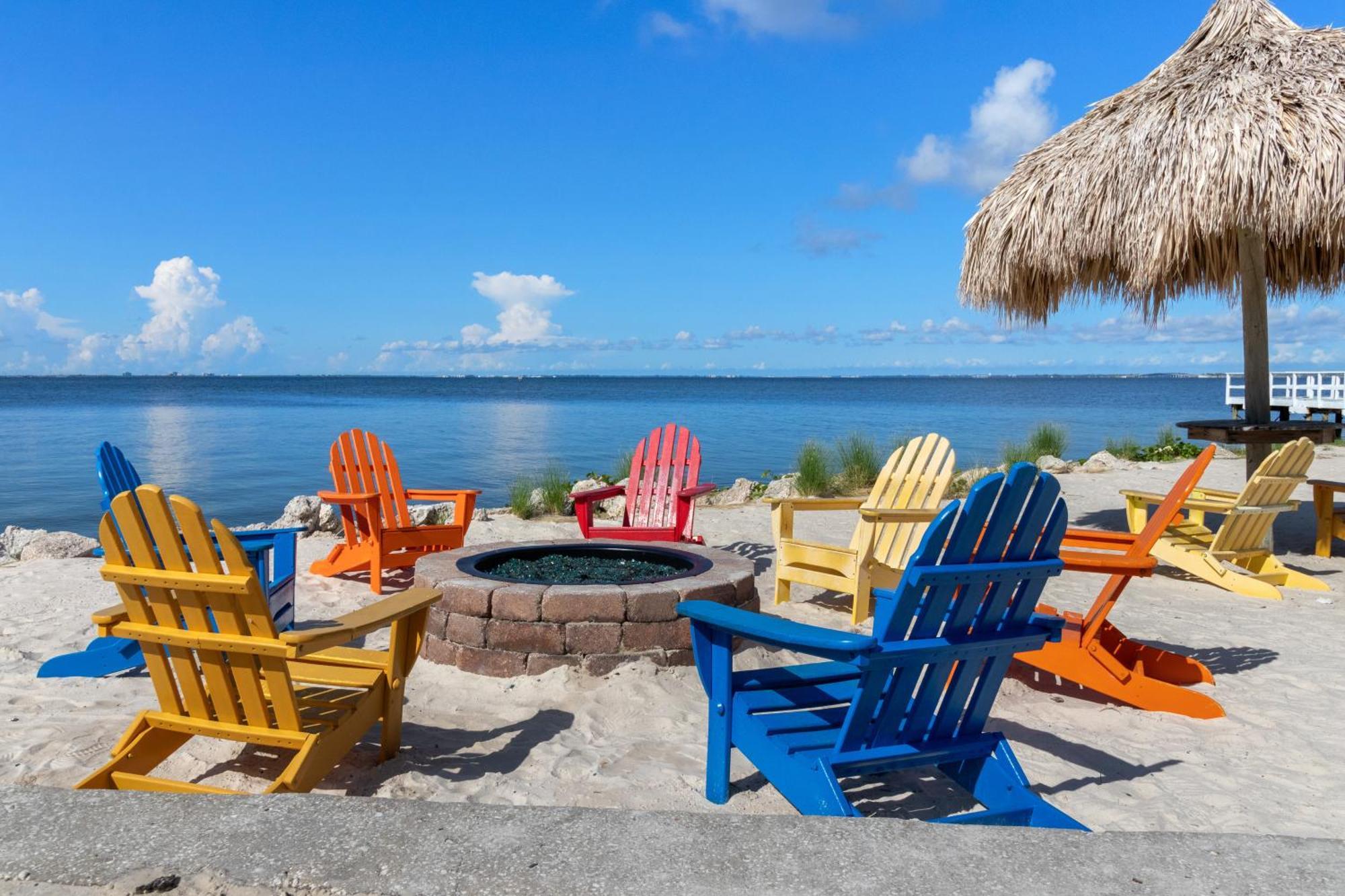 Apartment 227-wifi, New Paint, Amazing Views, Close To Bucs Stadium Tampa