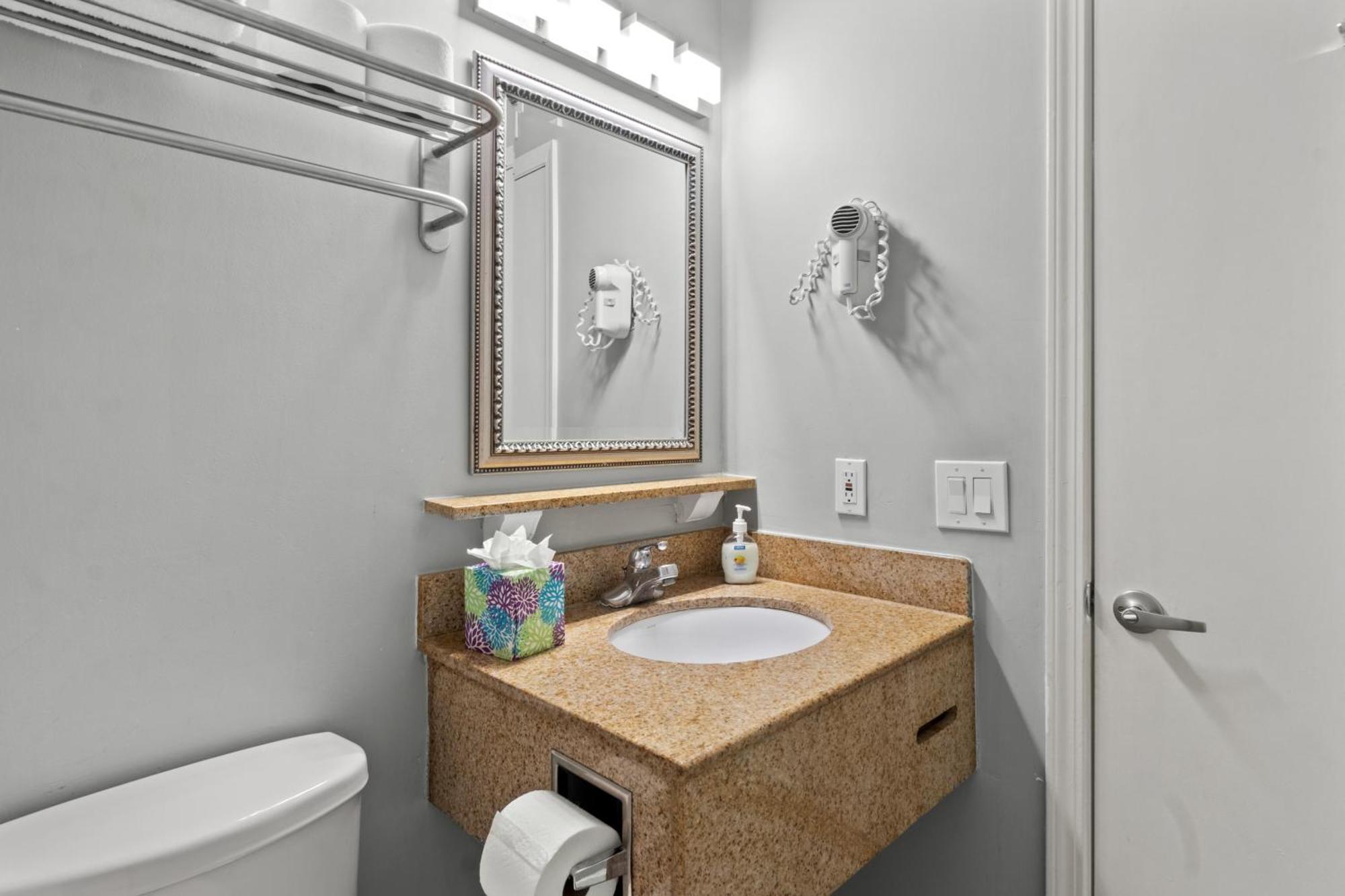 227-wifi, New Paint, Amazing Views, Close To Bucs Stadium * Tampa